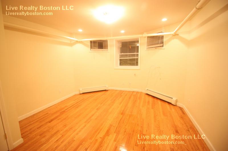 18 Euston St, Brookline Village