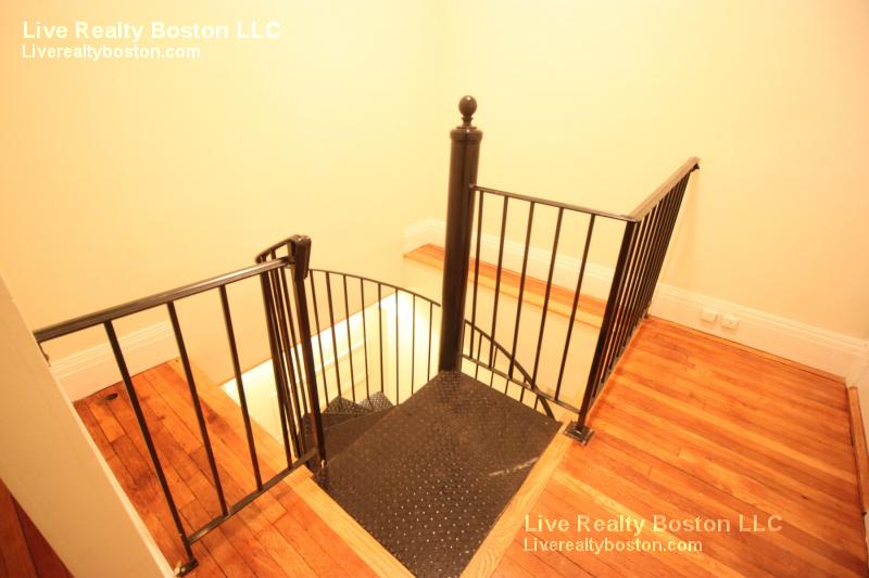 18 Euston St, Brookline Village