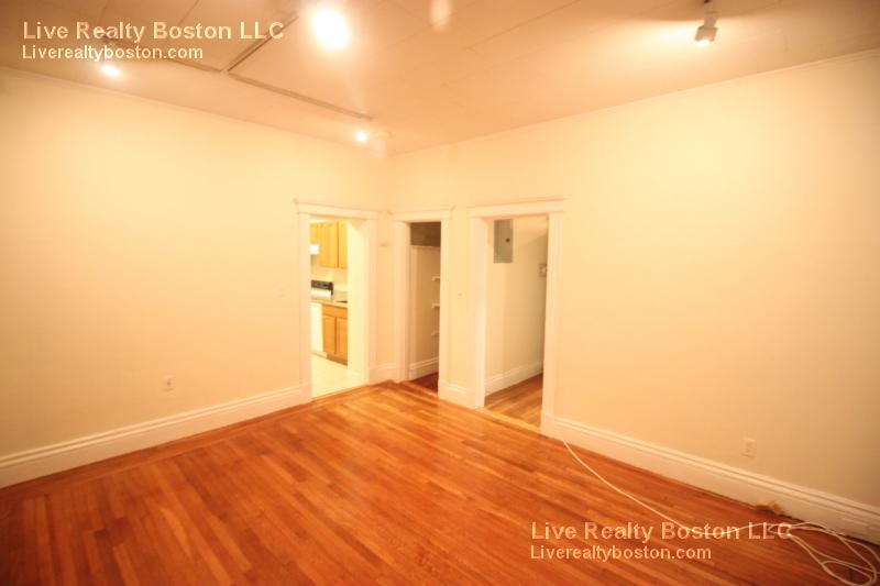 18 Euston St, Brookline Village