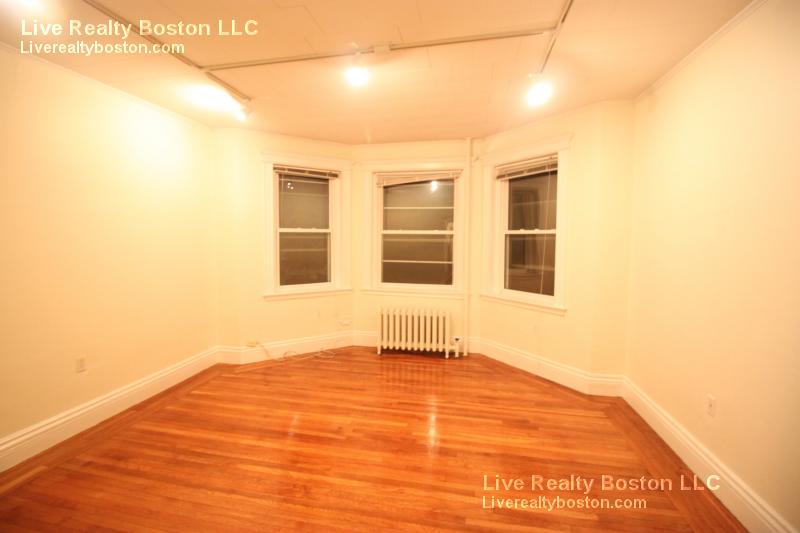 18 Euston St, Brookline Village