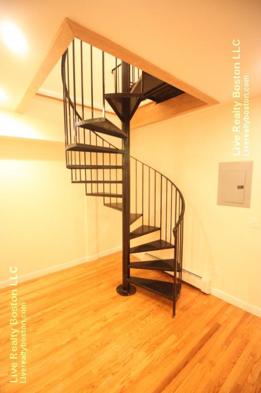 18 Euston St, Brookline Village