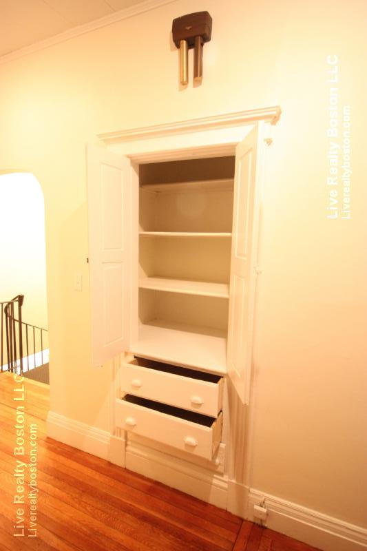 18 Euston St, Brookline Village