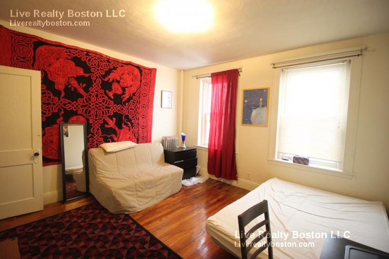 99 Brainerd Rd, Allston