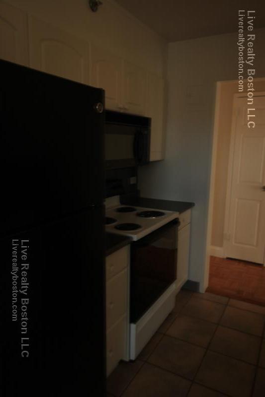 1530 Beacon St, Brookline Hills