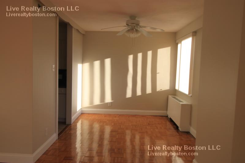 1530 Beacon St, Brookline Hills