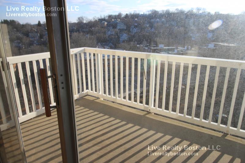 1530 Beacon St, Brookline Hills