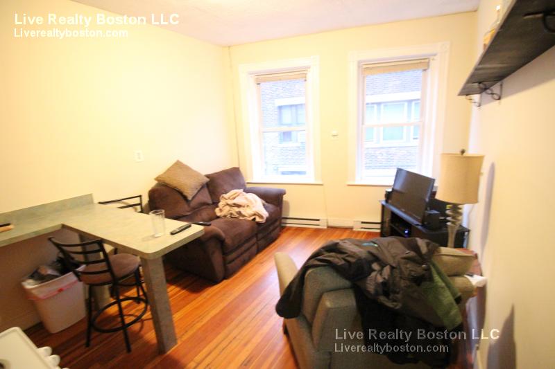 883 Huntington, Mission Hill