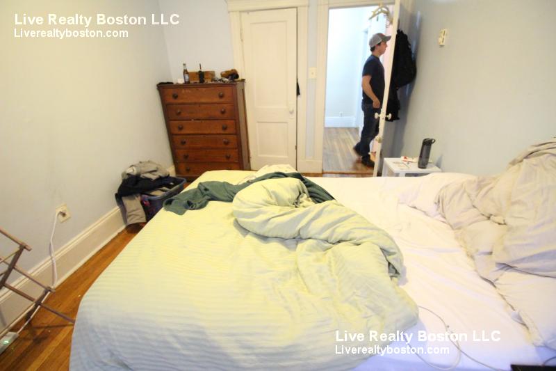 883 Huntington, Mission Hill