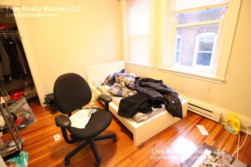 883 Huntington, Mission Hill