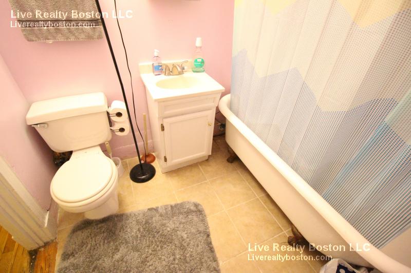 883 Huntington Ave, Mission Hill