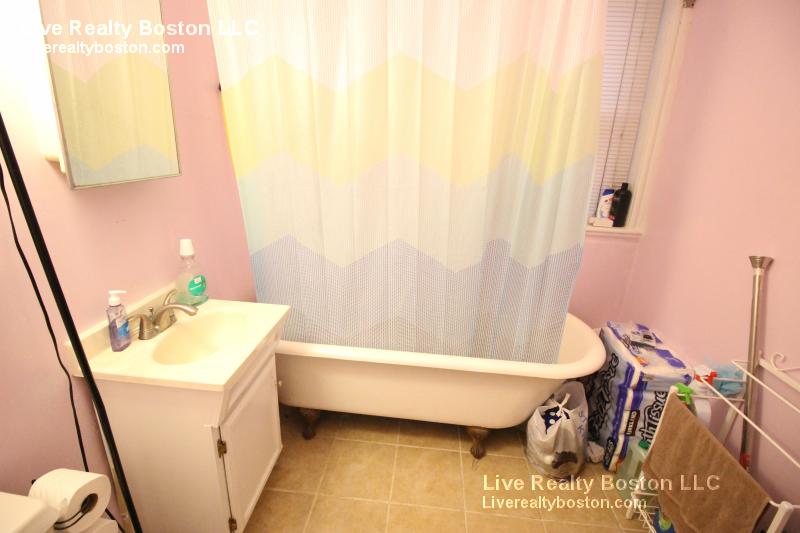 883 Huntington Ave, Mission Hill