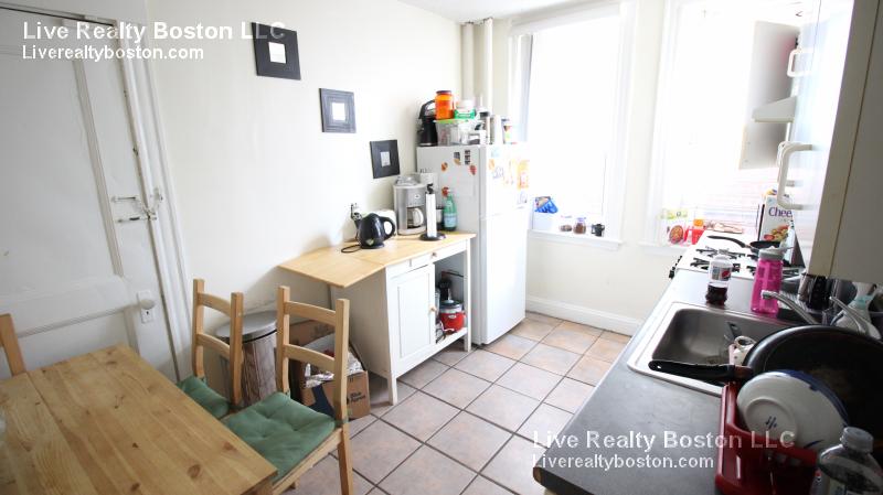 11 Barrows St, Allston