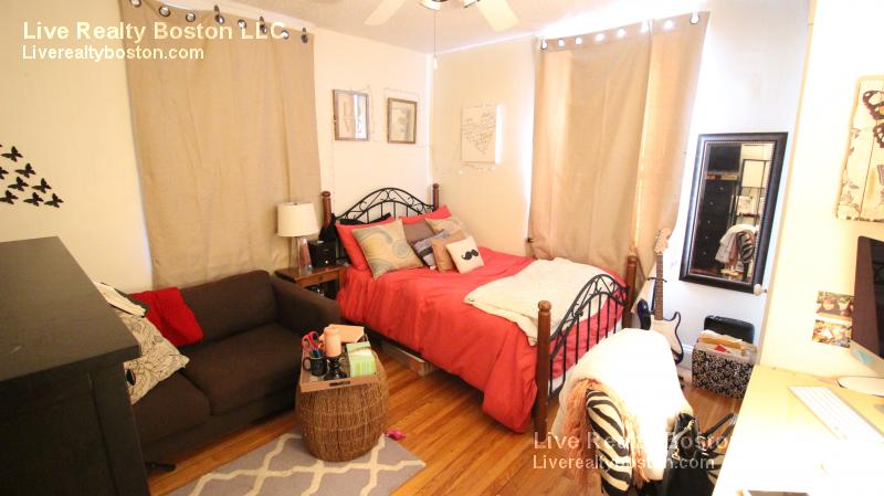 11 Barrows St, Allston