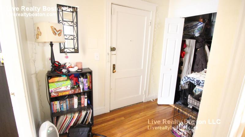 11 Barrows St, Allston