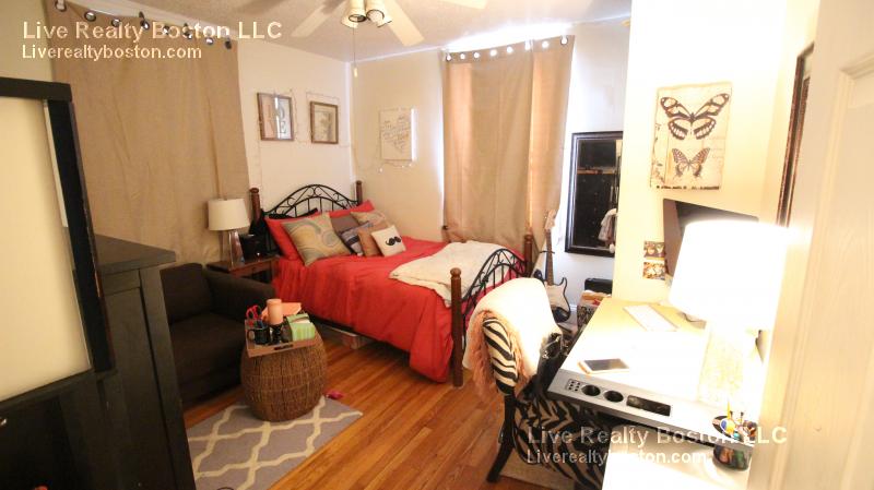 11 Barrows St, Allston