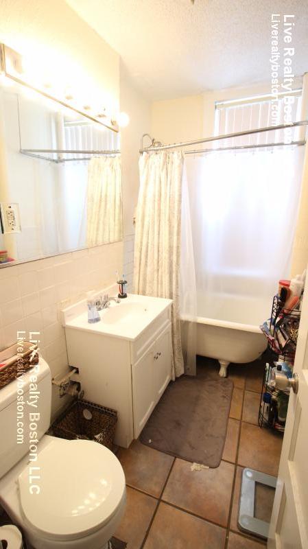 11 Barrows St, Allston