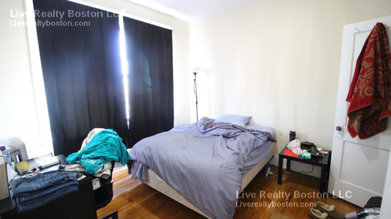 325 Summit Ave, Brighton