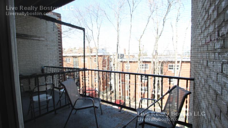 325 Summit Ave, Brighton