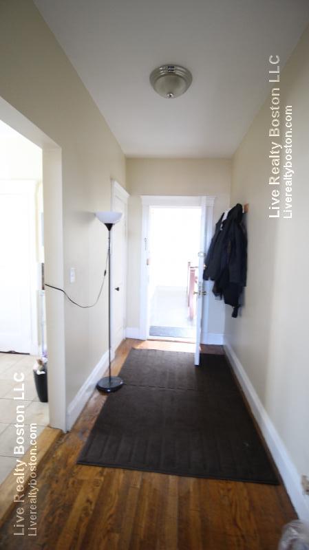 325 Summit Ave, Brighton