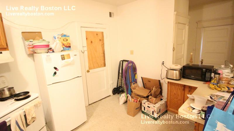 1589 Beacon St, Brookline