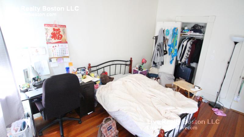 1589 Beacon St, Brookline