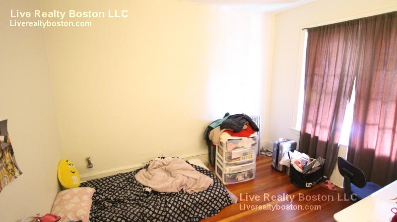 1589 Beacon St, Brookline