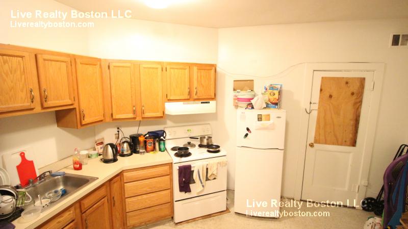 1589 Beacon St, Brookline
