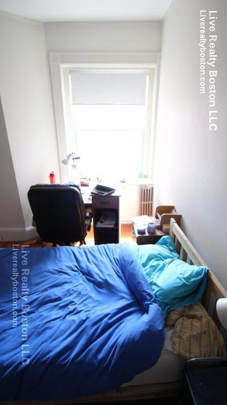 1589 Beacon St, Brookline