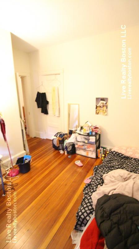 1589 Beacon St, Brookline