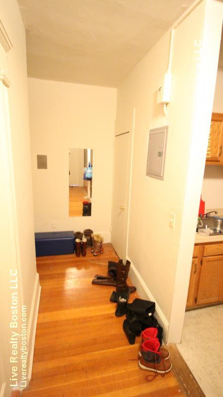 1589 Beacon St, Brookline