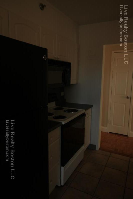 1530 Beacon St, Brookline Hills