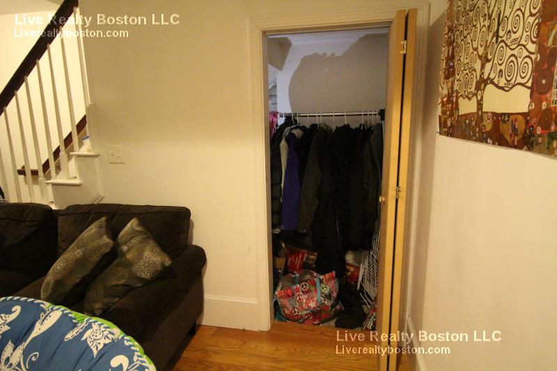 64 Louis Prang St, Fenway