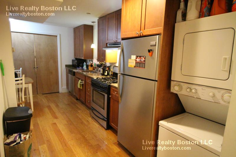 64 Louis Prang St, Fenway