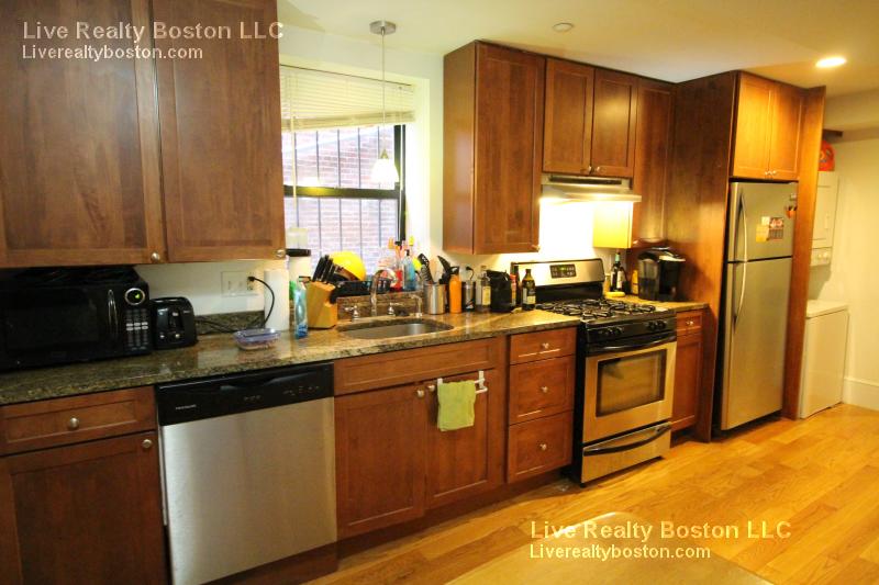 64 Louis Prang St, Fenway