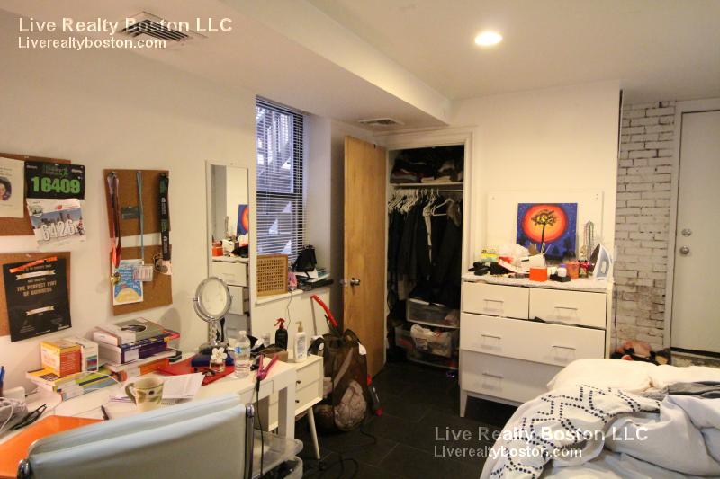 64 Louis Prang St, Fenway