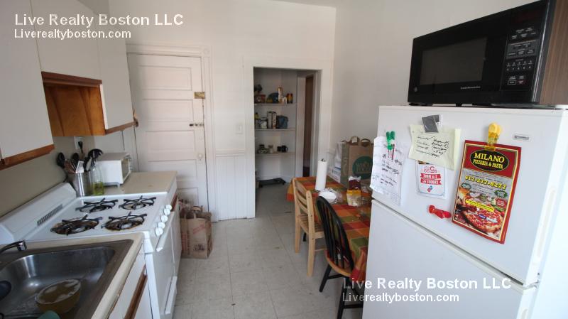 15 Mount Hood Rd, Brighton