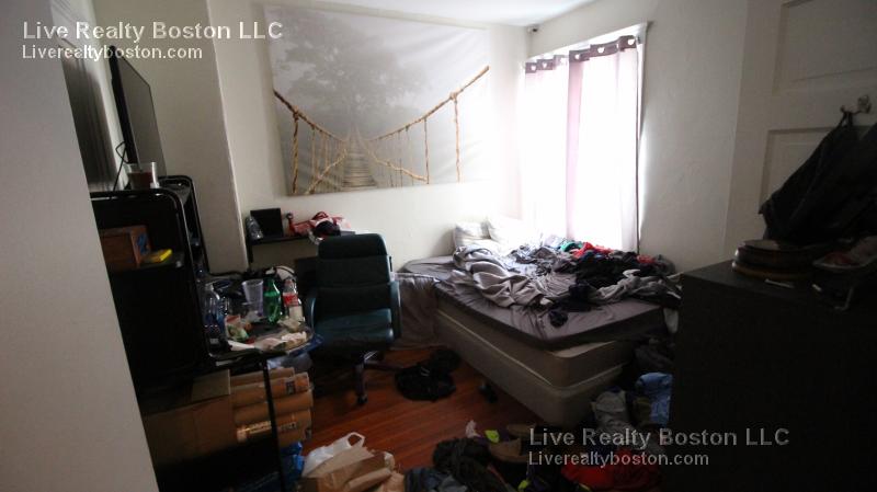 15 Mount Hood Rd, Brighton