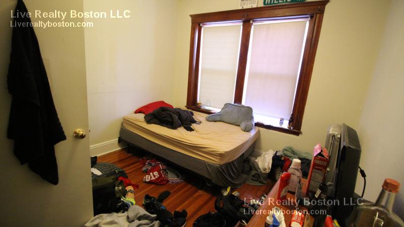 15 Mount Hood Rd, Brighton