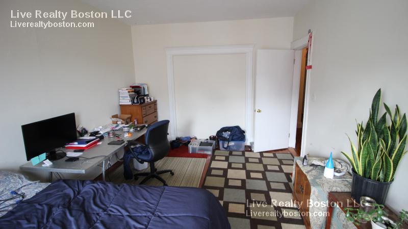 15 Mount Hood Rd, Brighton