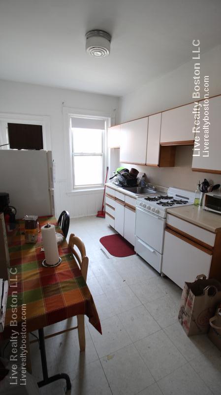 15 Mount Hood Rd, Brighton