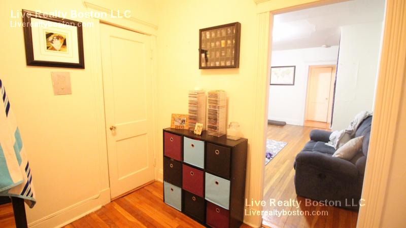 1626 Commonwealth Ave, Brighton