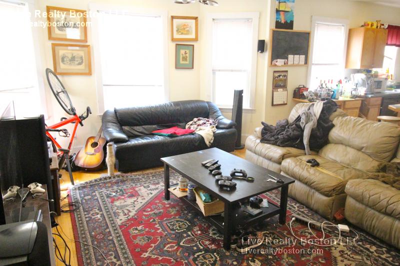 335 Faneuil St, Brighton