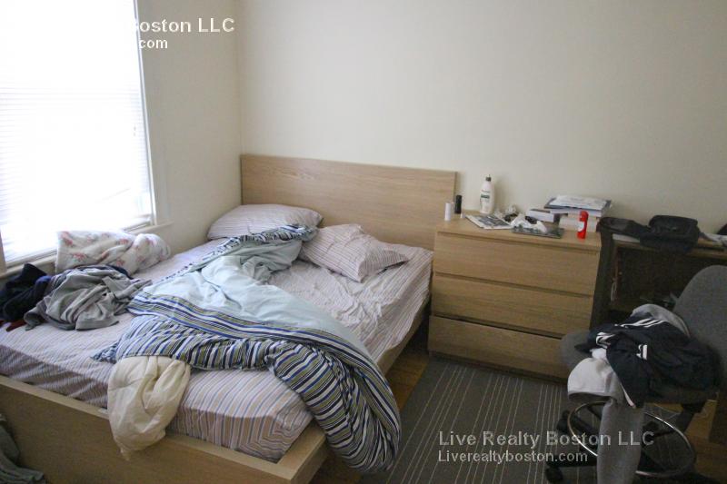 335 Faneuil St, Brighton