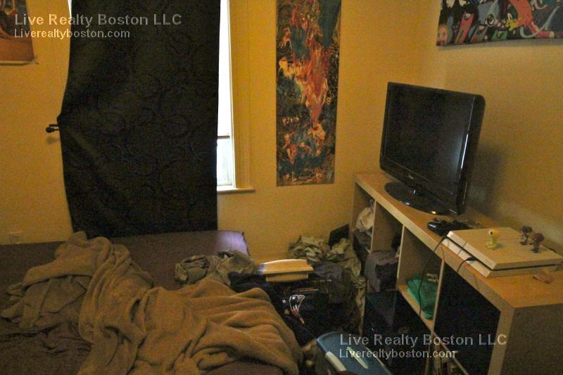 335 Faneuil St, Brighton