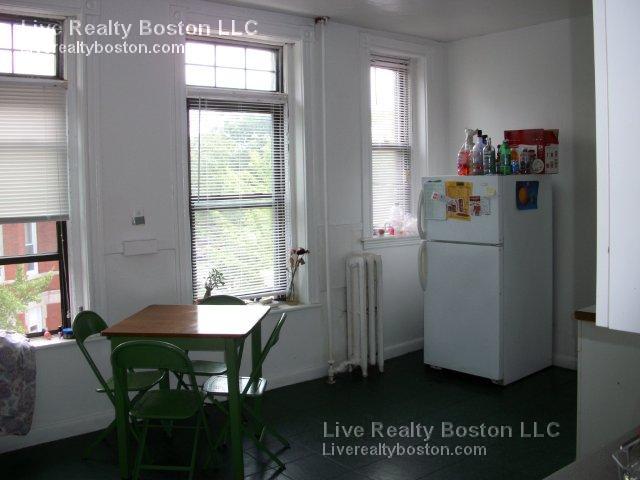 1914 Beacon St, Brighton