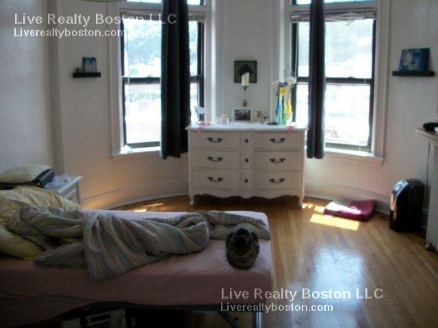 1914 Beacon St, Brighton