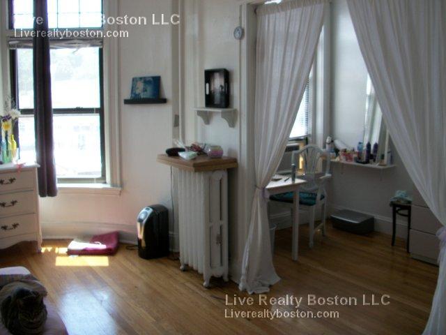 1914 Beacon St, Brighton