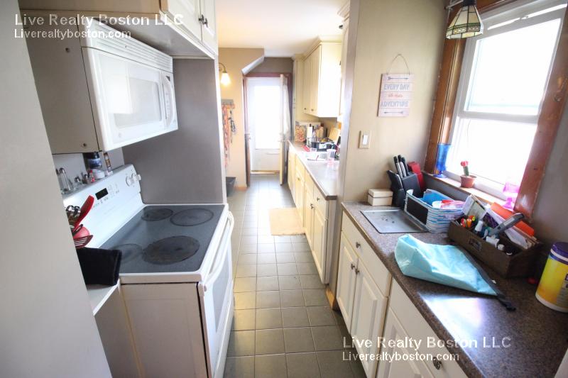 97 Oakland St, Brighton