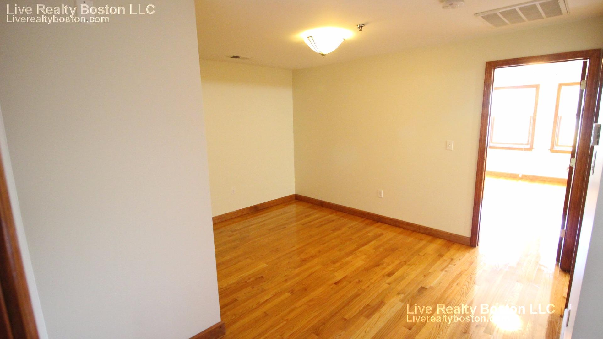 102 Allston St, Allston