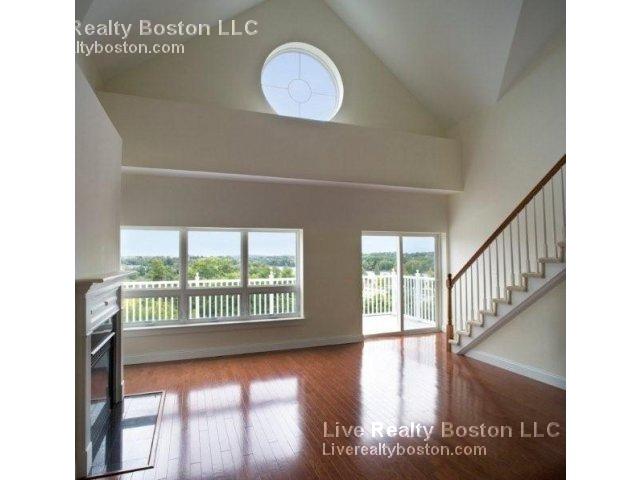 525 Pawtucket Blvd, Lowell
